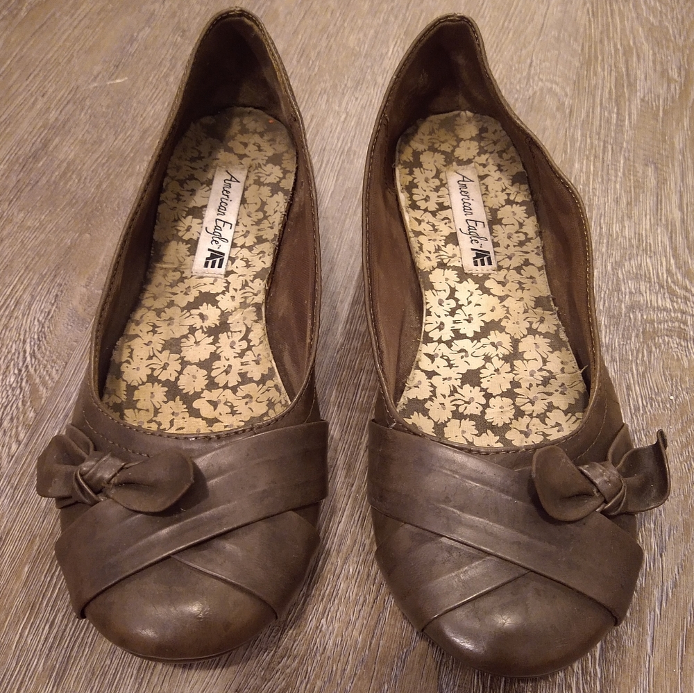 Size 9 brown American Eagle flats